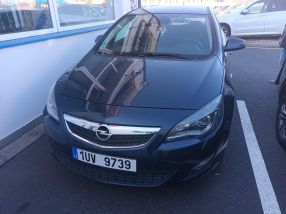 Opel Astra - 2011