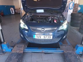 Opel Astra - 2011
