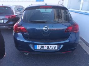 Opel Astra - 2011