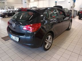 Opel Astra - 2012