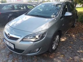 Opel Astra - 2011