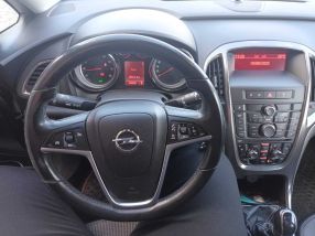 Opel Astra - 2011