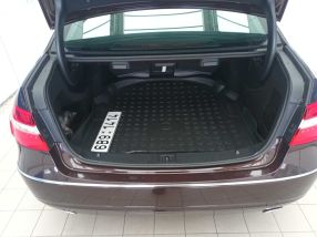 Mercedes-Benz E - 2009