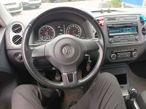 Volkswagen Tiguan - 2012
