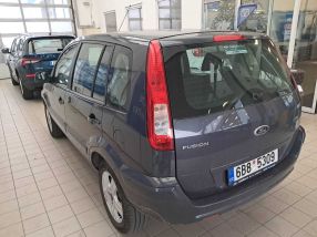 Ford Fusion - 2010