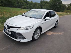 Toyota Camry - 2019