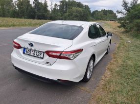 Toyota Camry - 2019