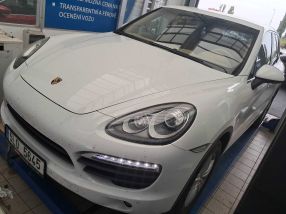 Porsche Cayenne - 2012