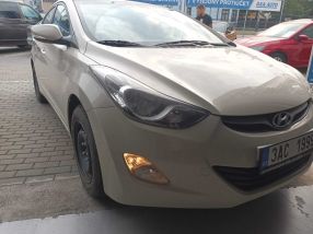 Hyundai Elantra - 2012