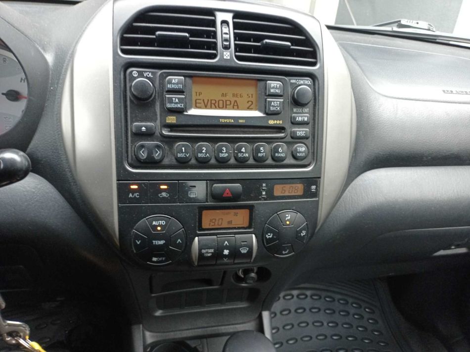 Toyota RAV 4 - 2004