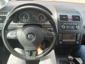 Volkswagen Touran - 2011