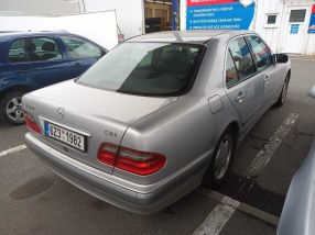 Mercedes-Benz E - 2000