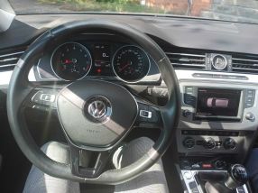 Volkswagen Passat - 2015
