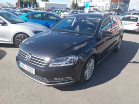 Volkswagen Passat - 2011