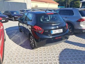 Peugeot 208 - 2016