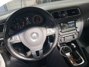 Volkswagen Jetta - 2011