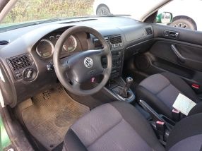 Volkswagen Golf - 2002