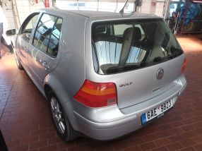 Volkswagen Golf - 2003
