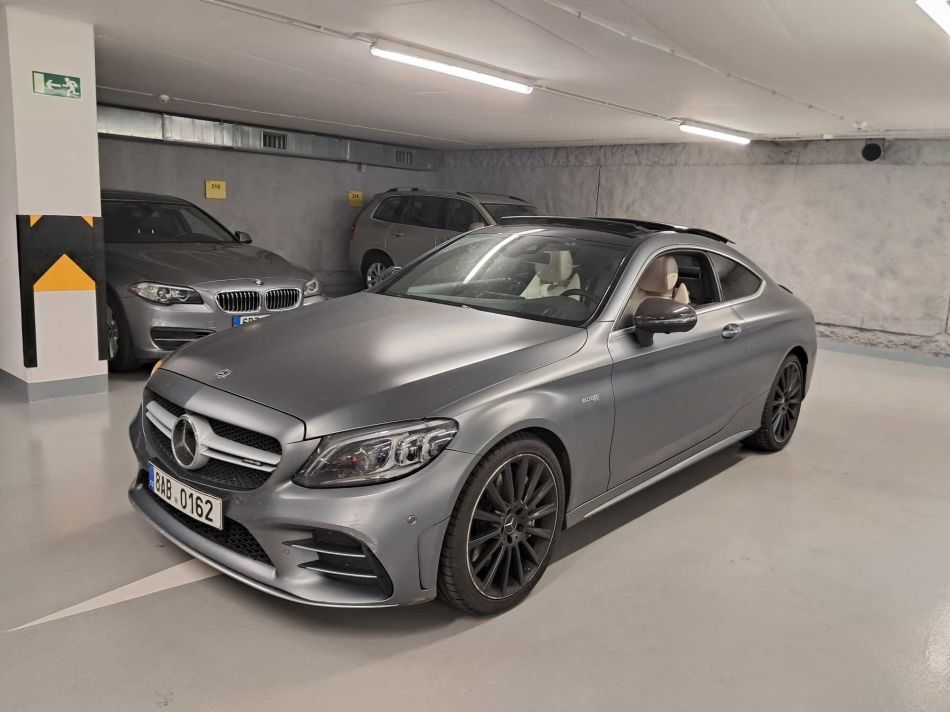 Mercedes-Benz C - 2020