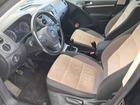 Volkswagen Tiguan - 2012