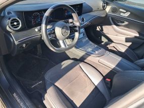 Mercedes-Benz E - 2022