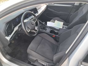 Volkswagen Golf - 2021