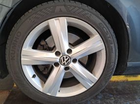 Volkswagen Passat - 2011