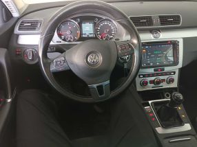 Volkswagen Passat - 2013