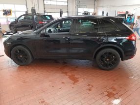 Porsche Cayenne - 2012