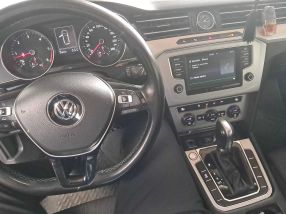 Volkswagen Passat - 2015