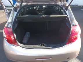 Peugeot 208 - 2013