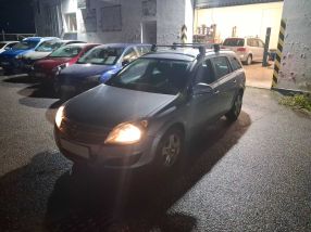 Opel Astra - 2011