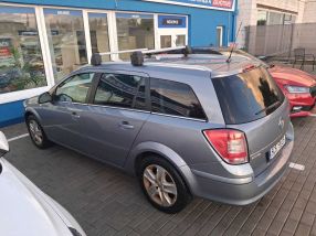 Opel Astra - 2011