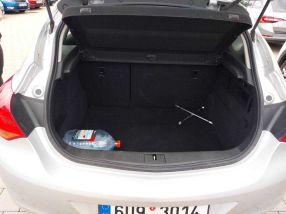 Opel Astra - 2012