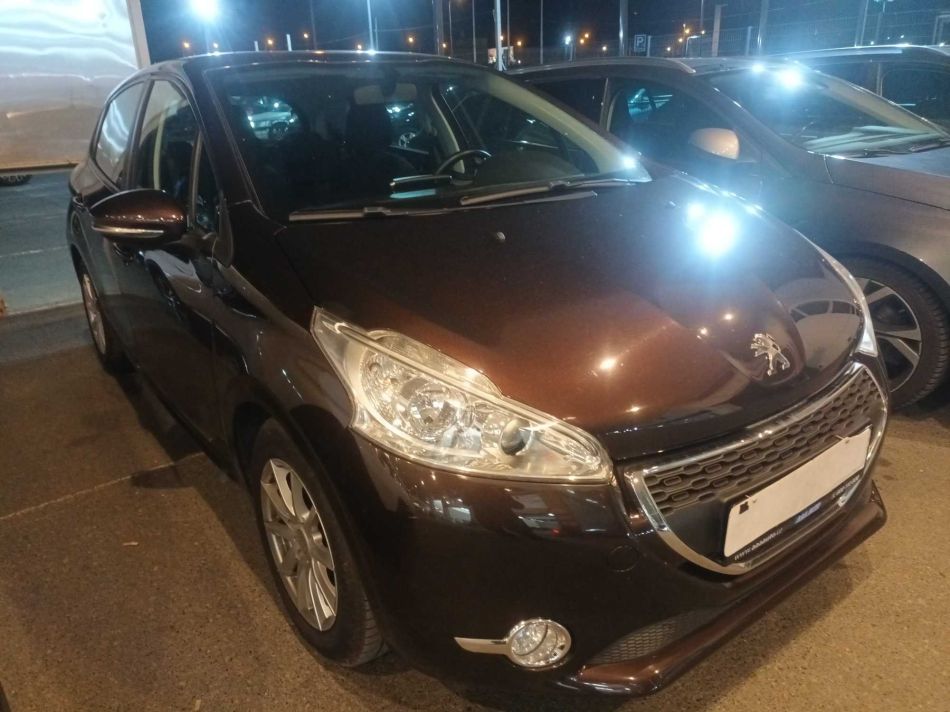 Peugeot 208 - 2013