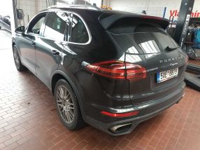 Porsche Cayenne - 2016