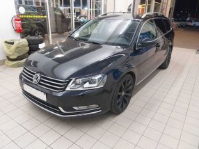 Volkswagen Passat - 2011