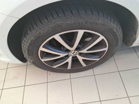 Volkswagen Touran - 2013
