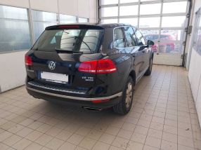 Volkswagen Touareg - 2015