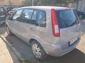 Ford Fusion - 2011