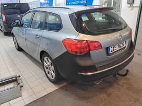 Opel Astra - 2011