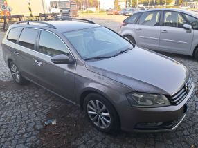 Volkswagen Passat - 2011