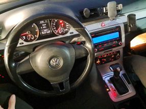 Volkswagen Passat - 2010
