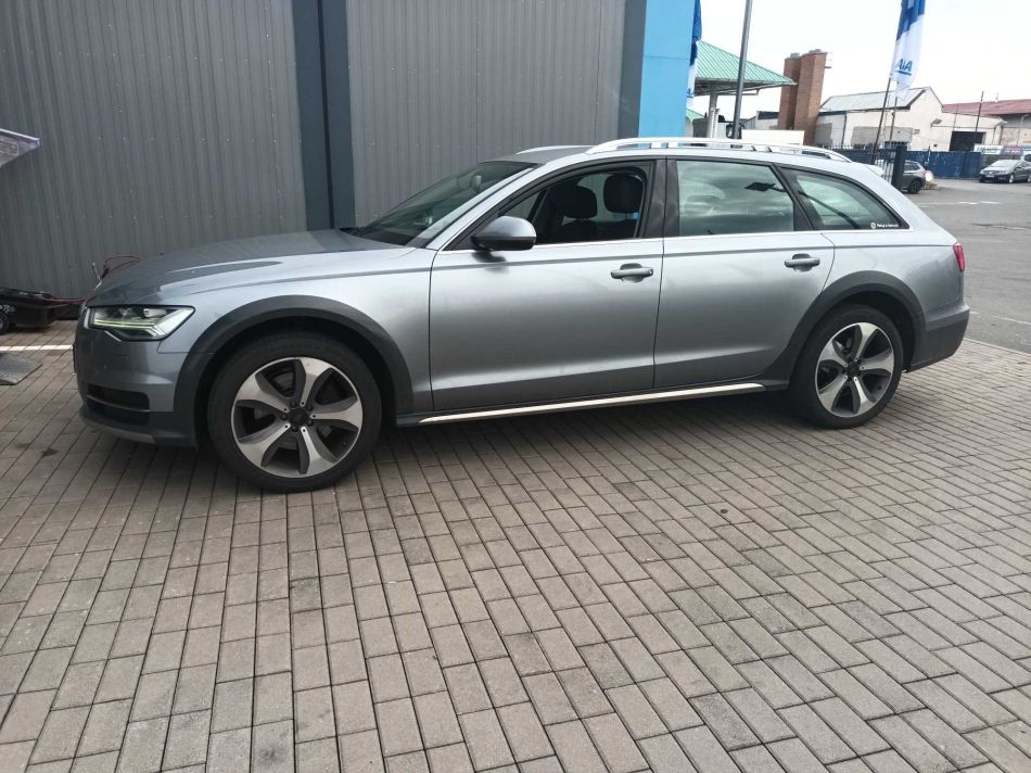 Audi Allroad - 2015