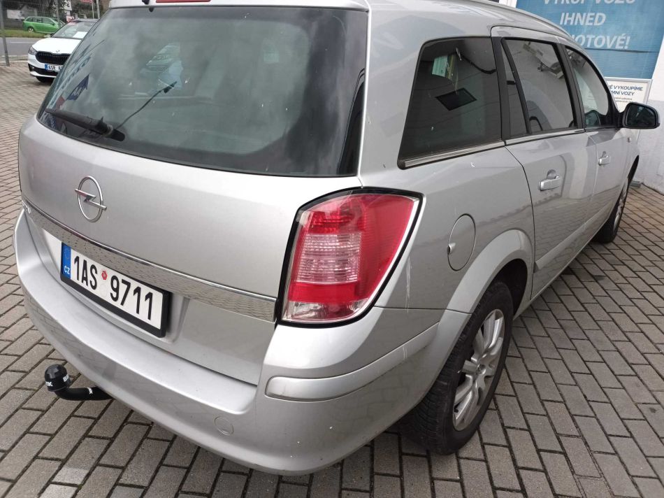Opel Astra - 2010