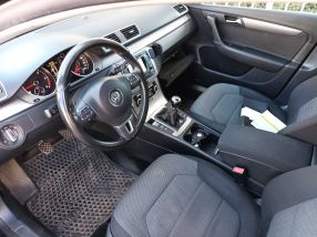 Volkswagen Passat - 2011