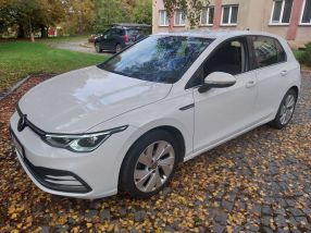 Volkswagen Golf - 2021