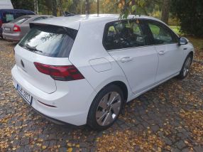 Volkswagen Golf - 2021