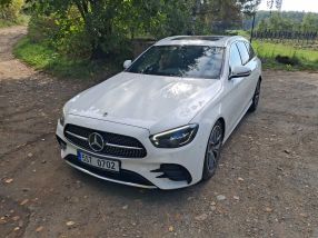 Mercedes-Benz E - 2021