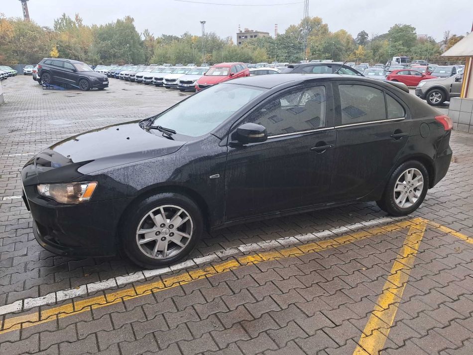 Mitsubishi Lancer - 2016